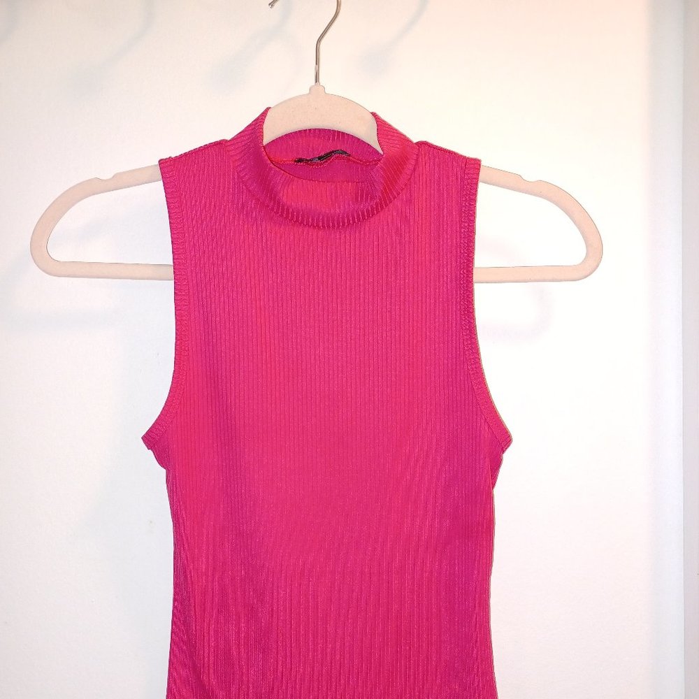 CLASSY SMALL HOT PINK MUSCLE TANK TOP